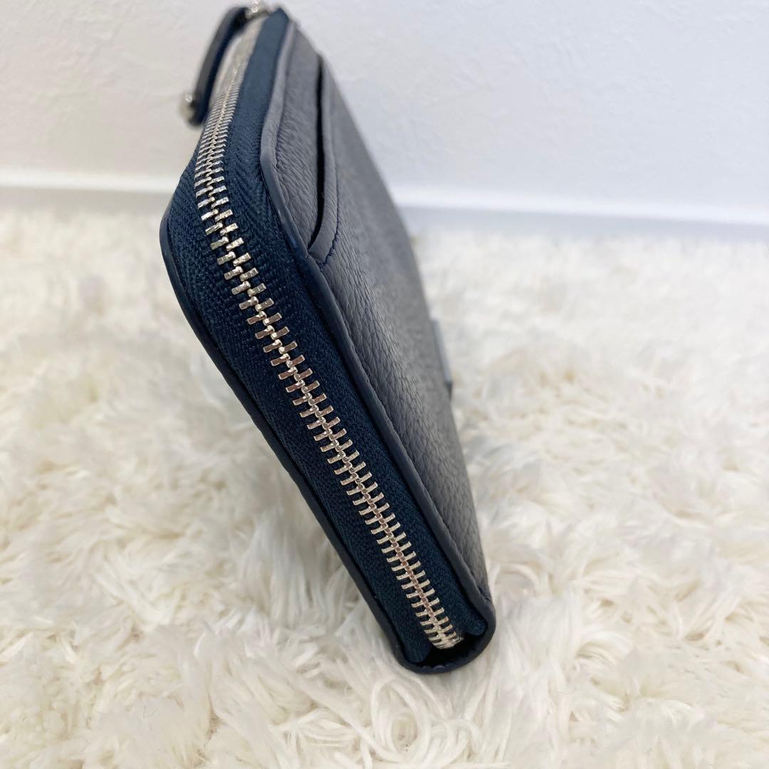 未使用級✨ 定価4.6万 イアクッチ リサッカ ウォレット L CERVO 紺
