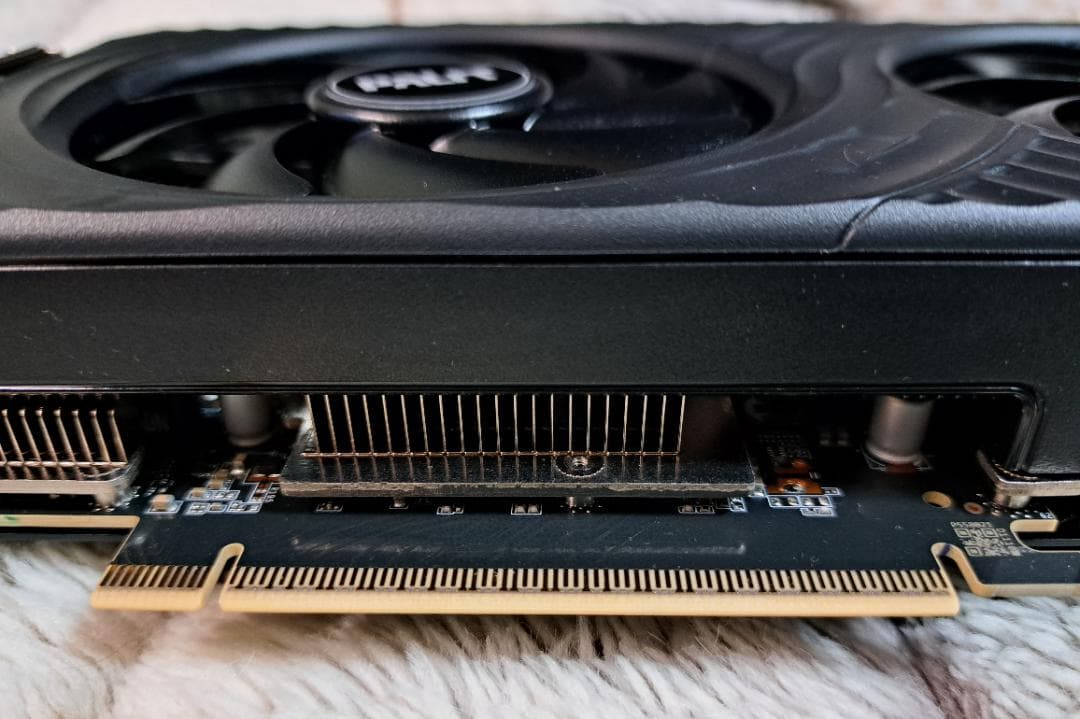 Palit Dual GeForce RTX 5060ti 8GB グラボ