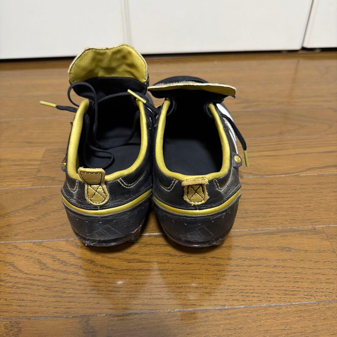 仮*ガ様 adidas サッカー ブラック/ホワイト/ゴールド adipure