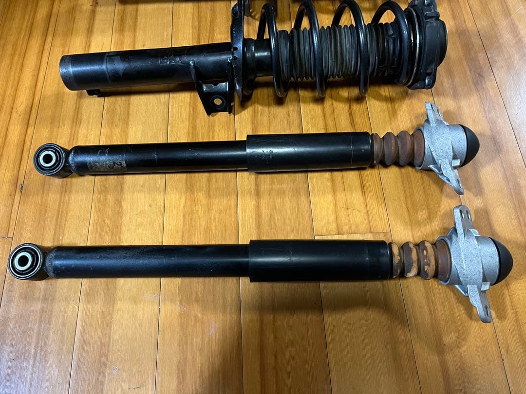 limeさま専用 VW ゴルフ6 1KCAV サスペンション ダストカバーセット