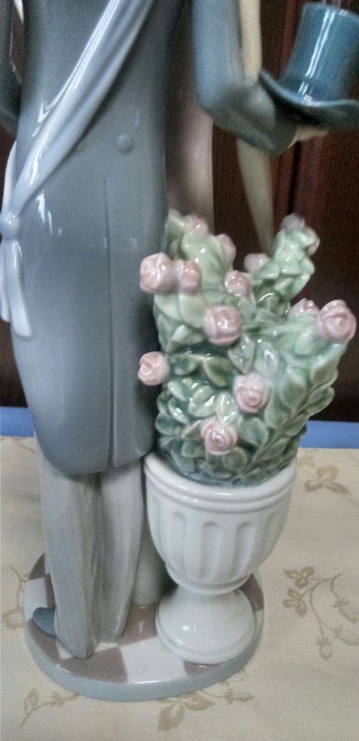 ヨシカネ リヤドロ　若い外交官　廃盤 　　高さ36・5㎝