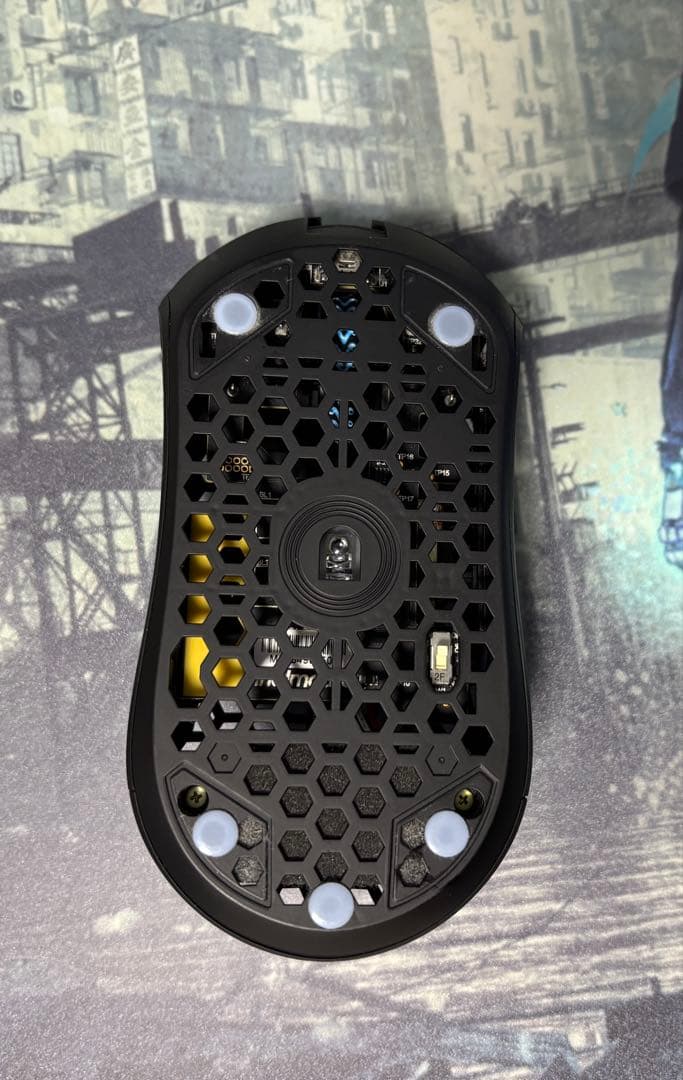 Finalmouse Ultralight X Phantom Lion (Ｍ)