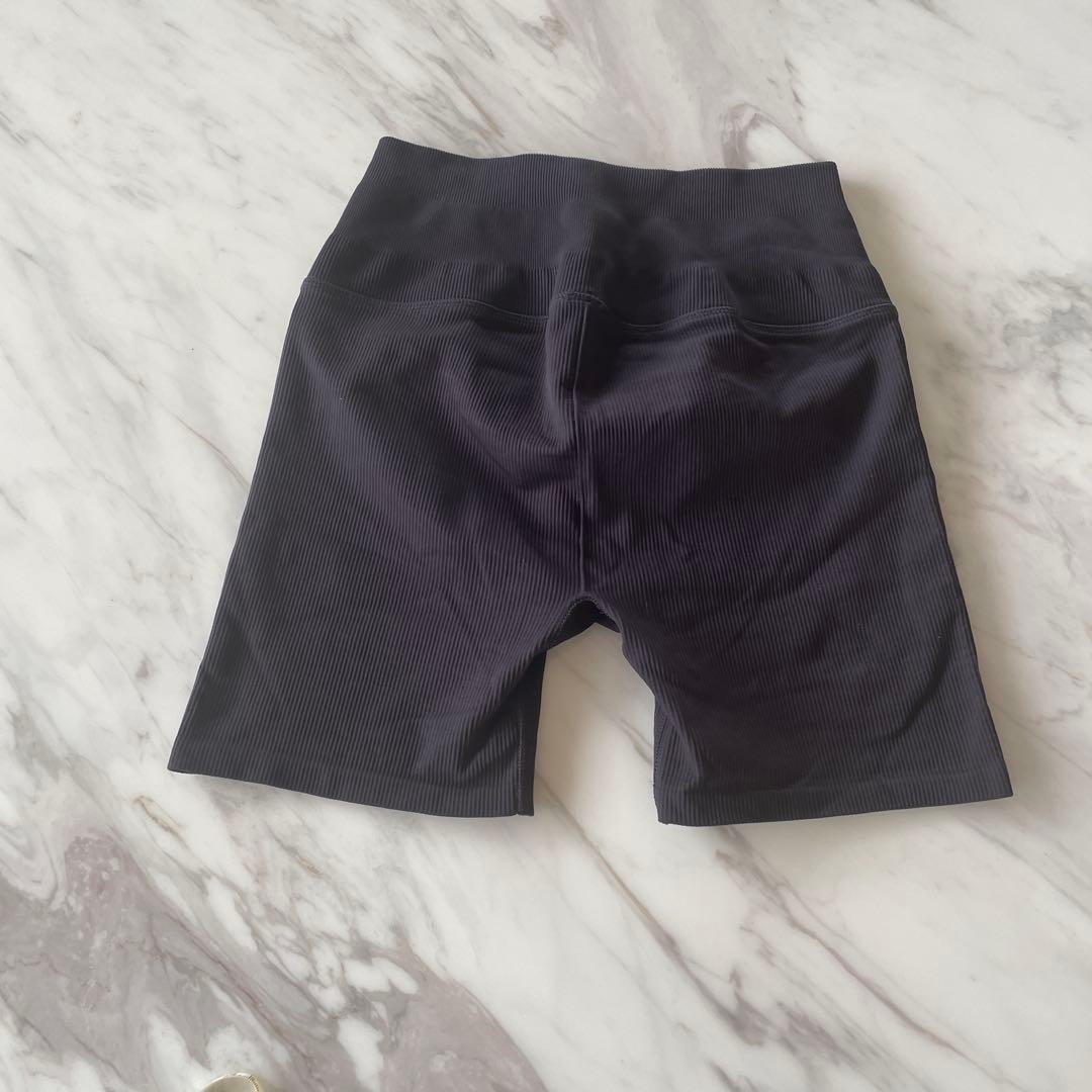 Alo yoga ショートレギンス 黒 XS