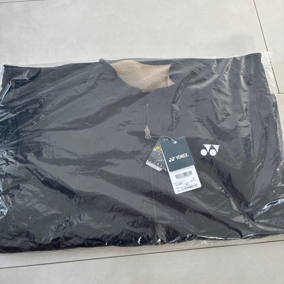 新品未使用！ヨネックスボアリバーシブルジャケット(ブラックXO)