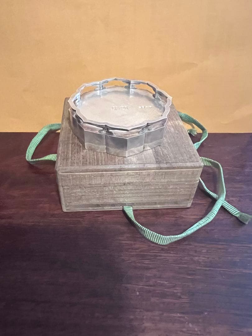 銀製ボンボニエール