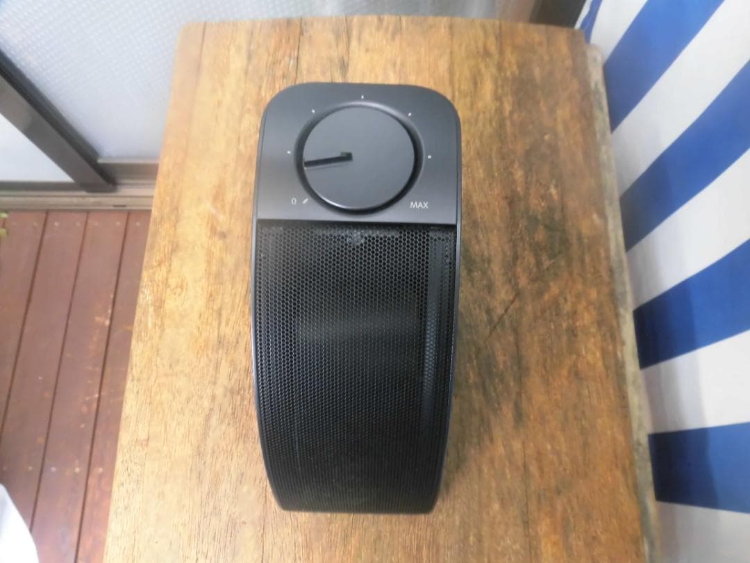 美品　　曲面デザインのミライスピーカー