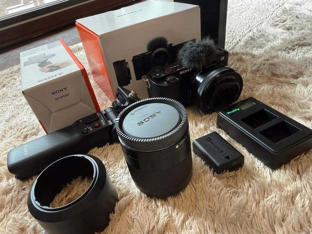 美品SONY ZV-E10 （SEL50F18/SELP1650）純正グリップ他