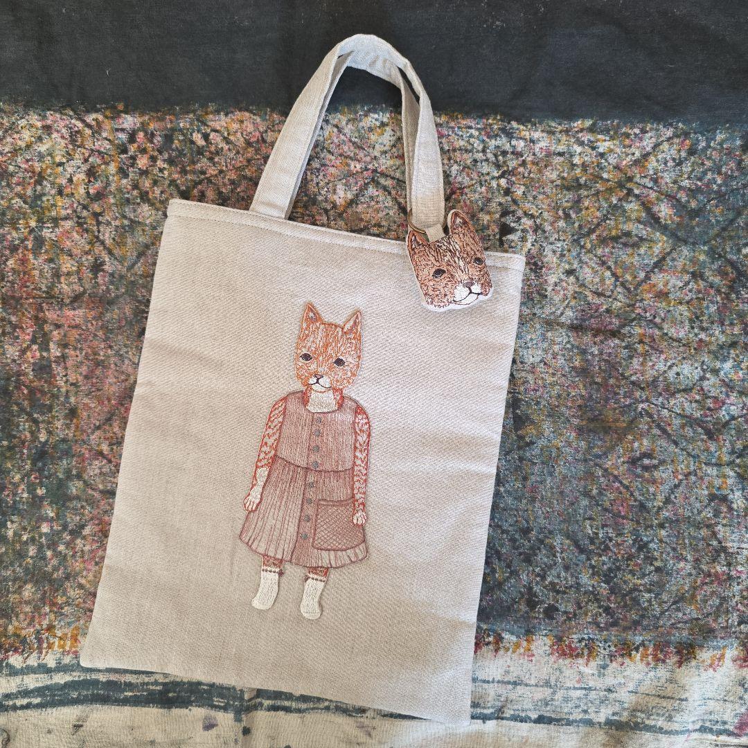 ❁ハンドメイドになります❁ リングチャーム付き　アップリケトートバッグ