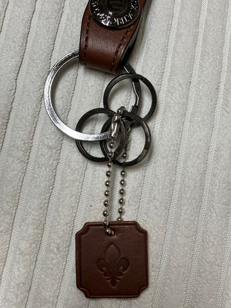 BVLGARIブルガリマンキーホルダーキーリング　GUCCI バーバリーなど