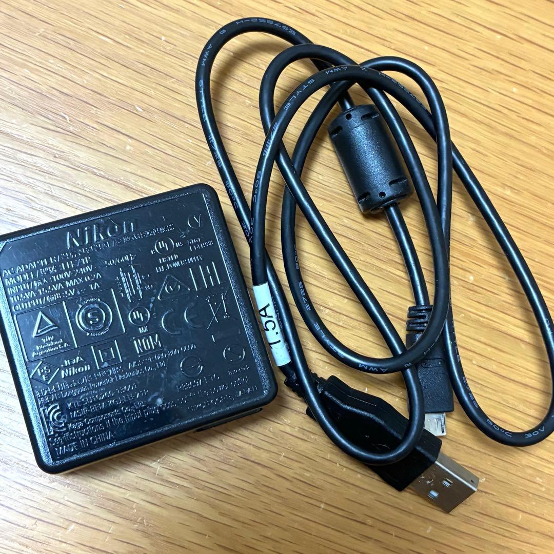 Nikon COOLPIX S6900 12倍ズームコンパクト　自撮り ホワイト