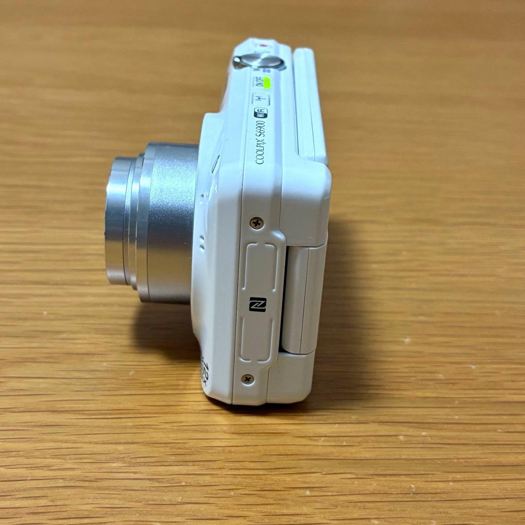 Nikon COOLPIX S6900 12倍ズームコンパクト　自撮り ホワイト