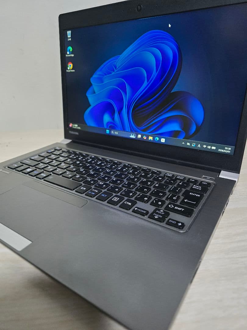 DynaBook R63 CORE i5 8GB SSD256GB フルHD