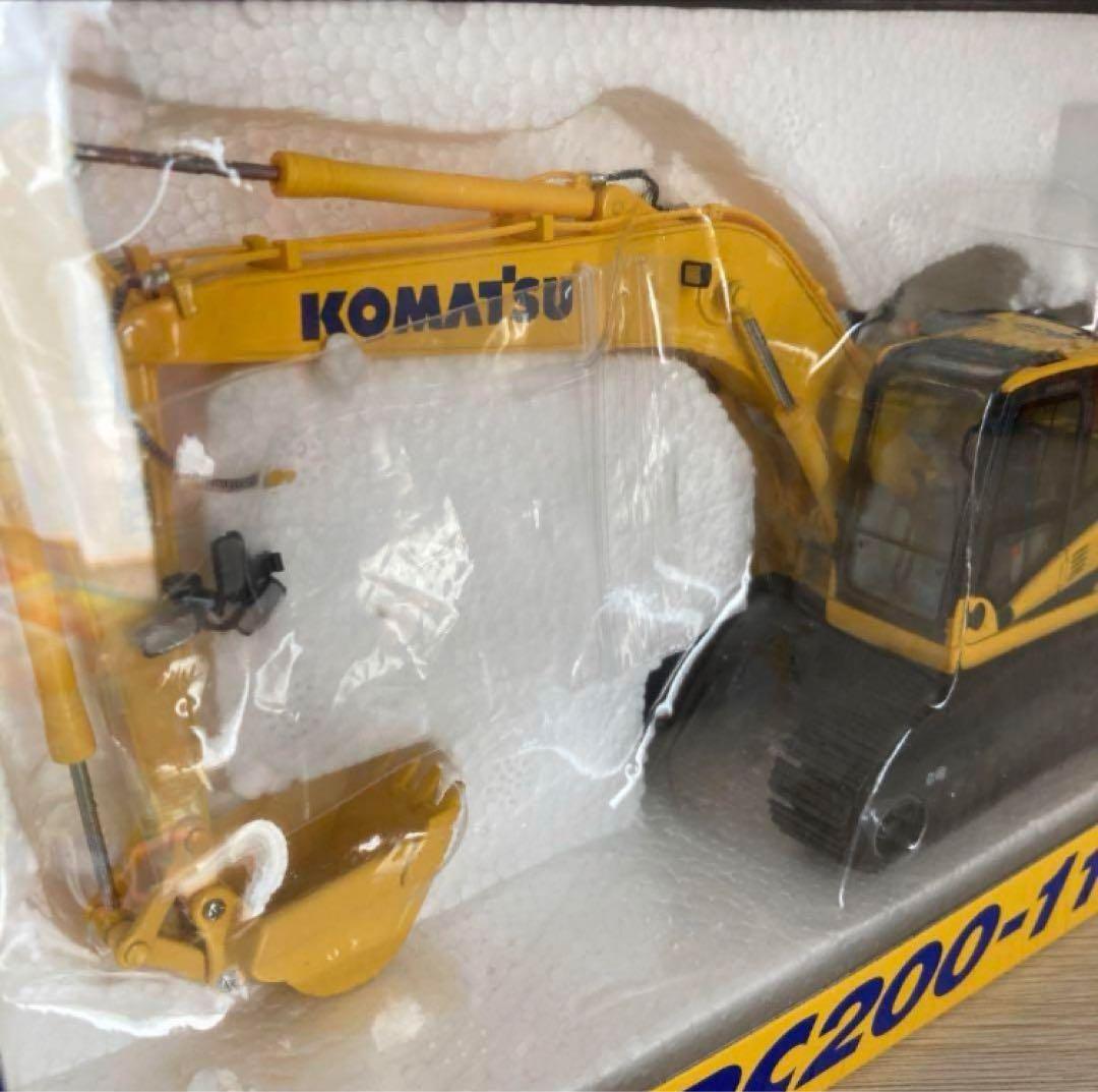 コマツ　油圧ショベルカー　非売品　PC200-11