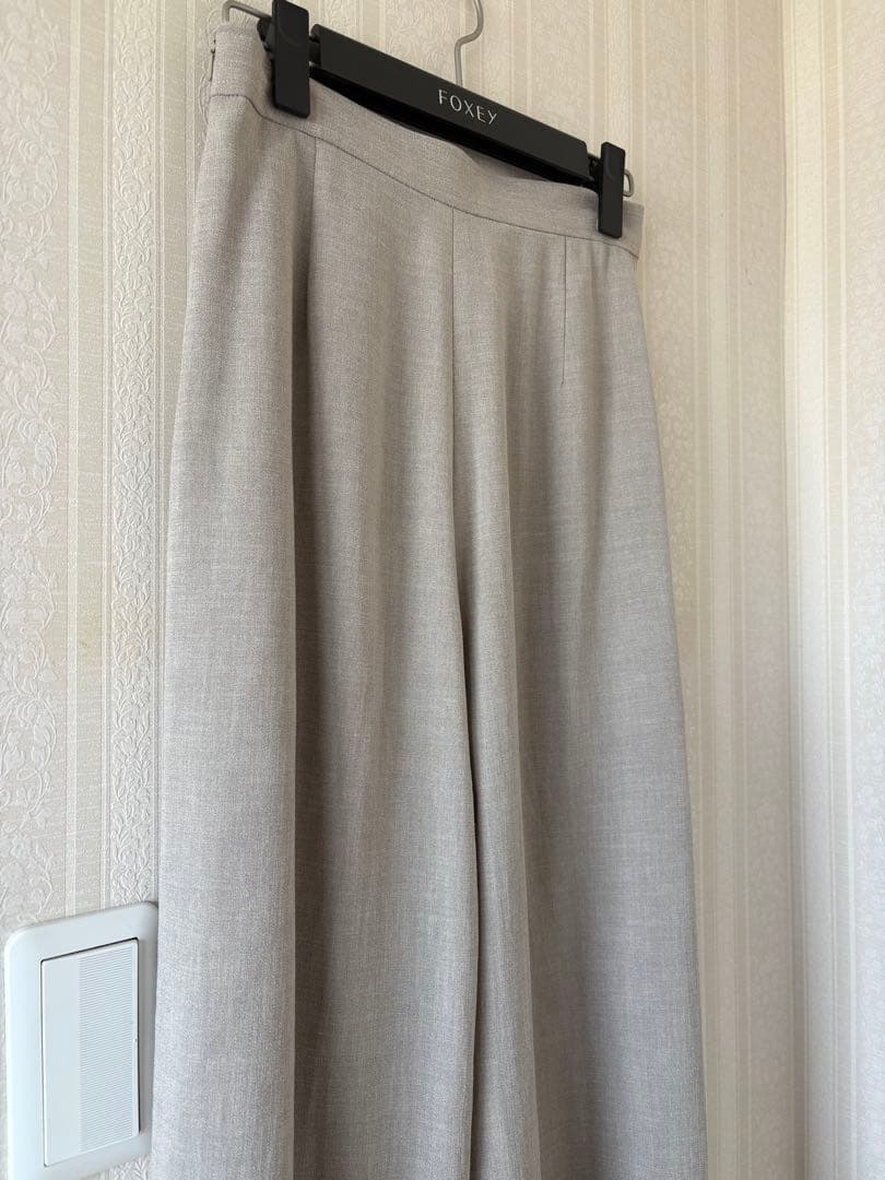 FOXY ベージュ ガウチョパンツ38サイズ