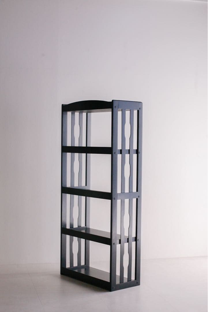 黒塗り　本棚　収納棚　飾り棚　ブックシェルフ　キャビネット　アンティーク　古家具