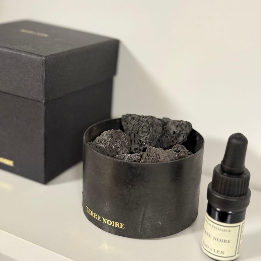 MAD et LEN ミニポットポプリ 溶岩石 TERRE NOIRE
