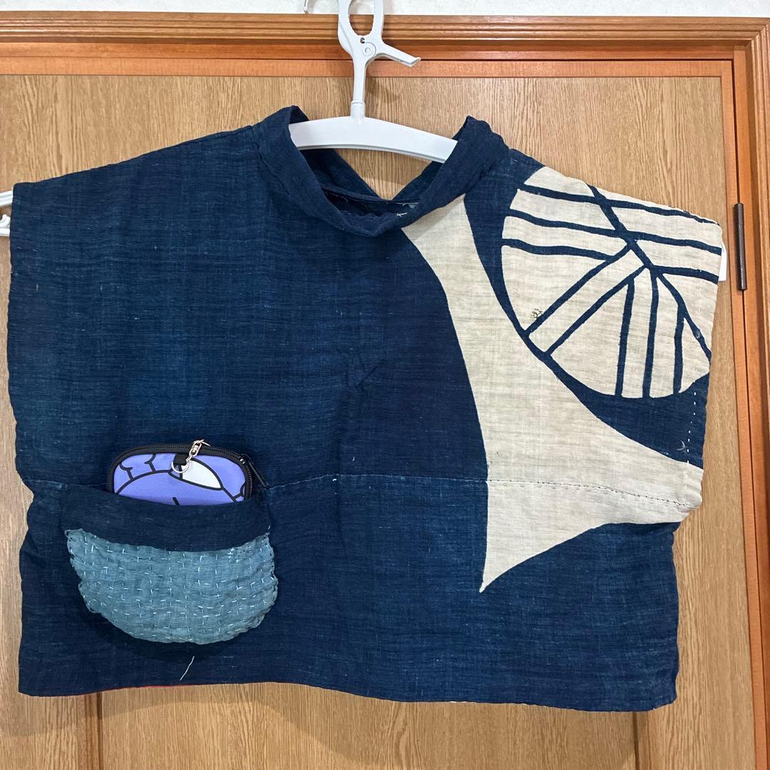 古布　使い込まれた家紋の風呂敷からのベスト