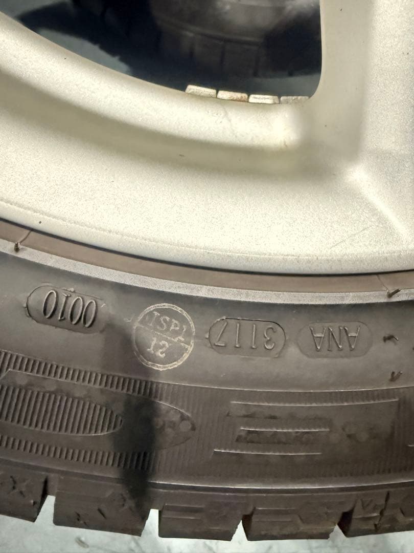 トヨタ　エスティマ　純正アルミホイール　17インチ　スタッドレス付き