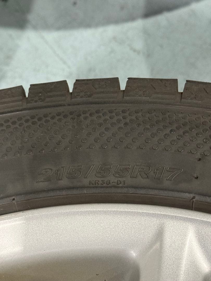 トヨタ　エスティマ　純正アルミホイール　17インチ　スタッドレス付き