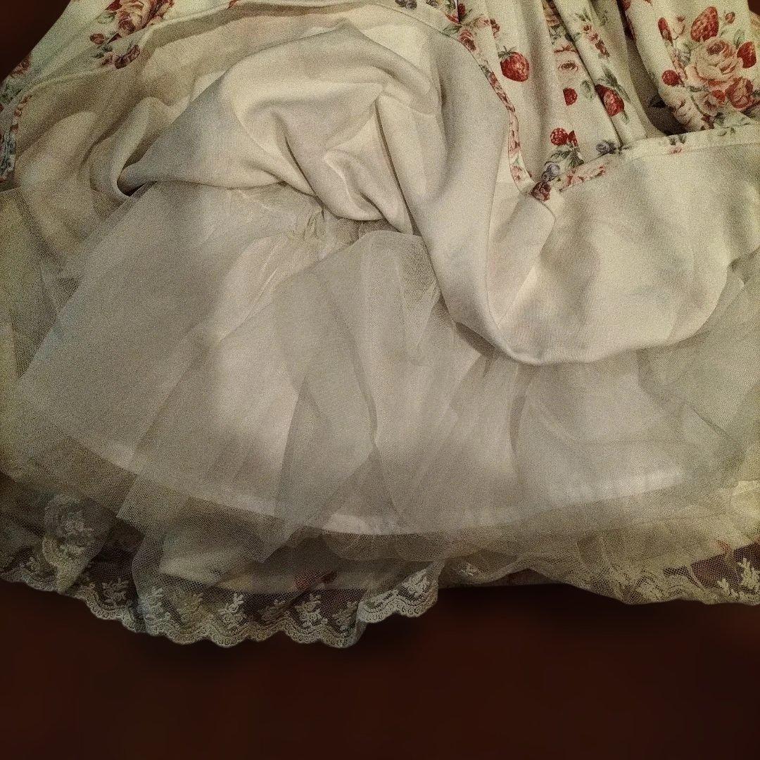 リズリサ　ワンピース　イチゴ柄