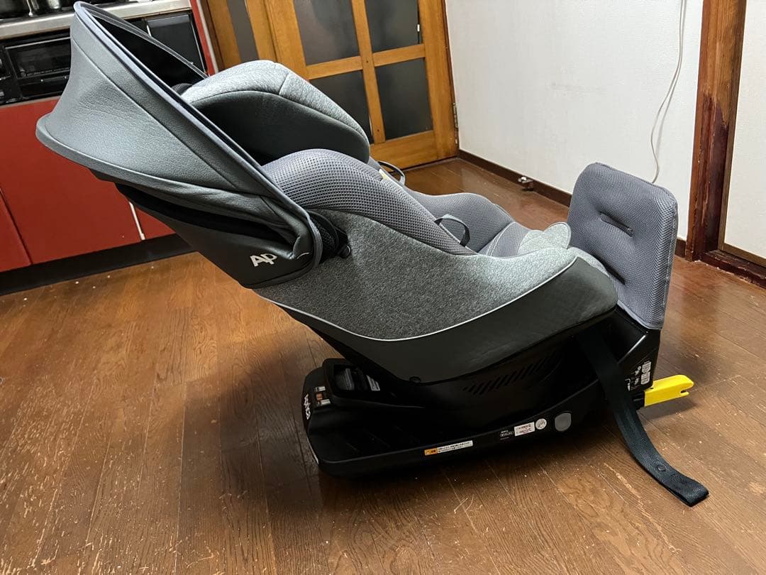 Aprica グレー チャイルドシート