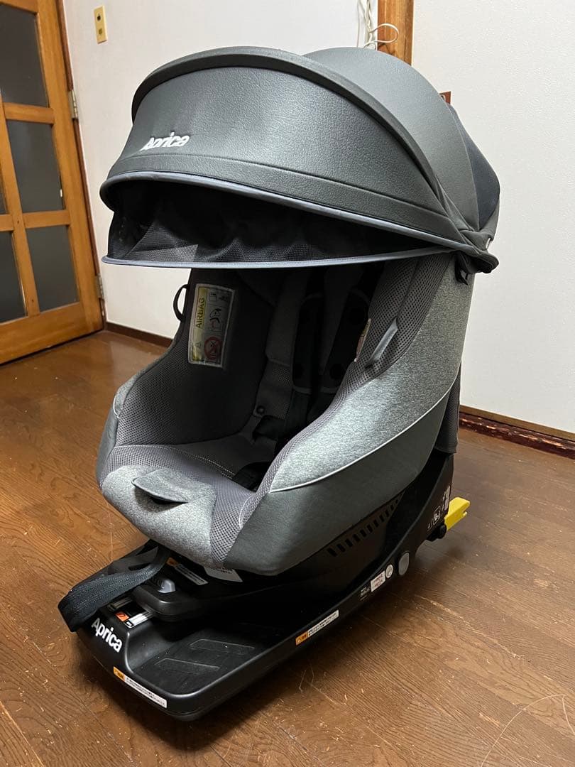 Aprica グレー チャイルドシート