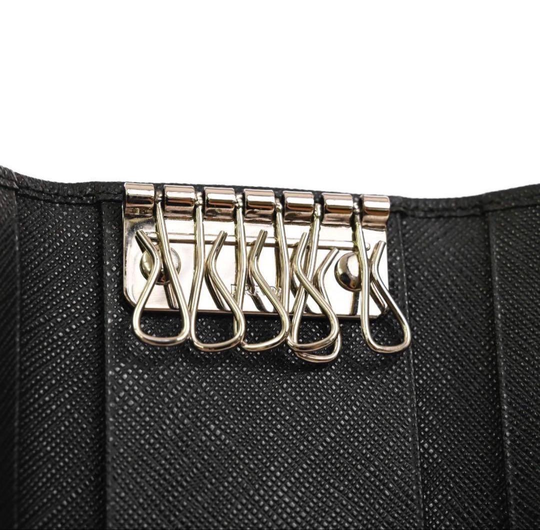 【新品同様】プラダ　レザー　キーケース　黒　ブラック　レザー　鍵　財布