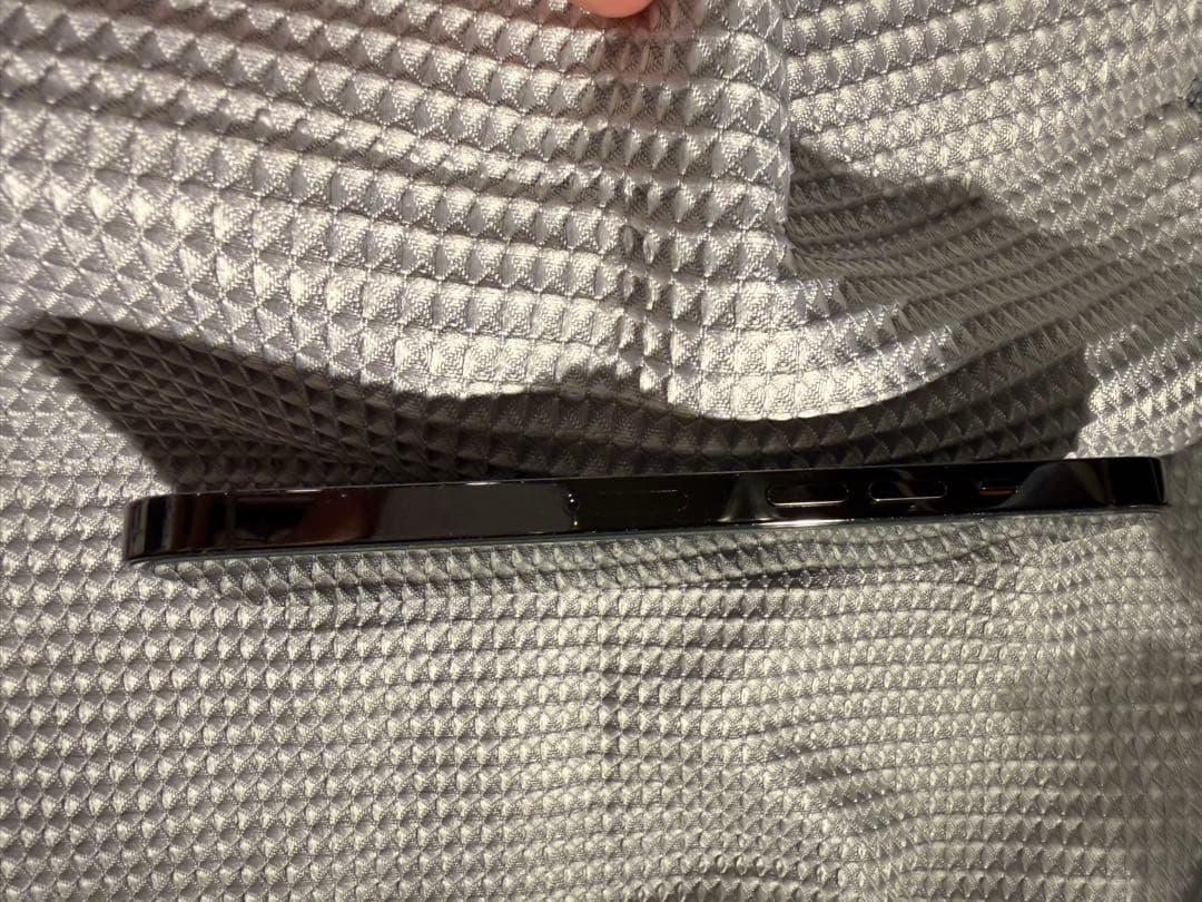 Apple iPhone 13 Pro グラファイト 256g バッテリー77%