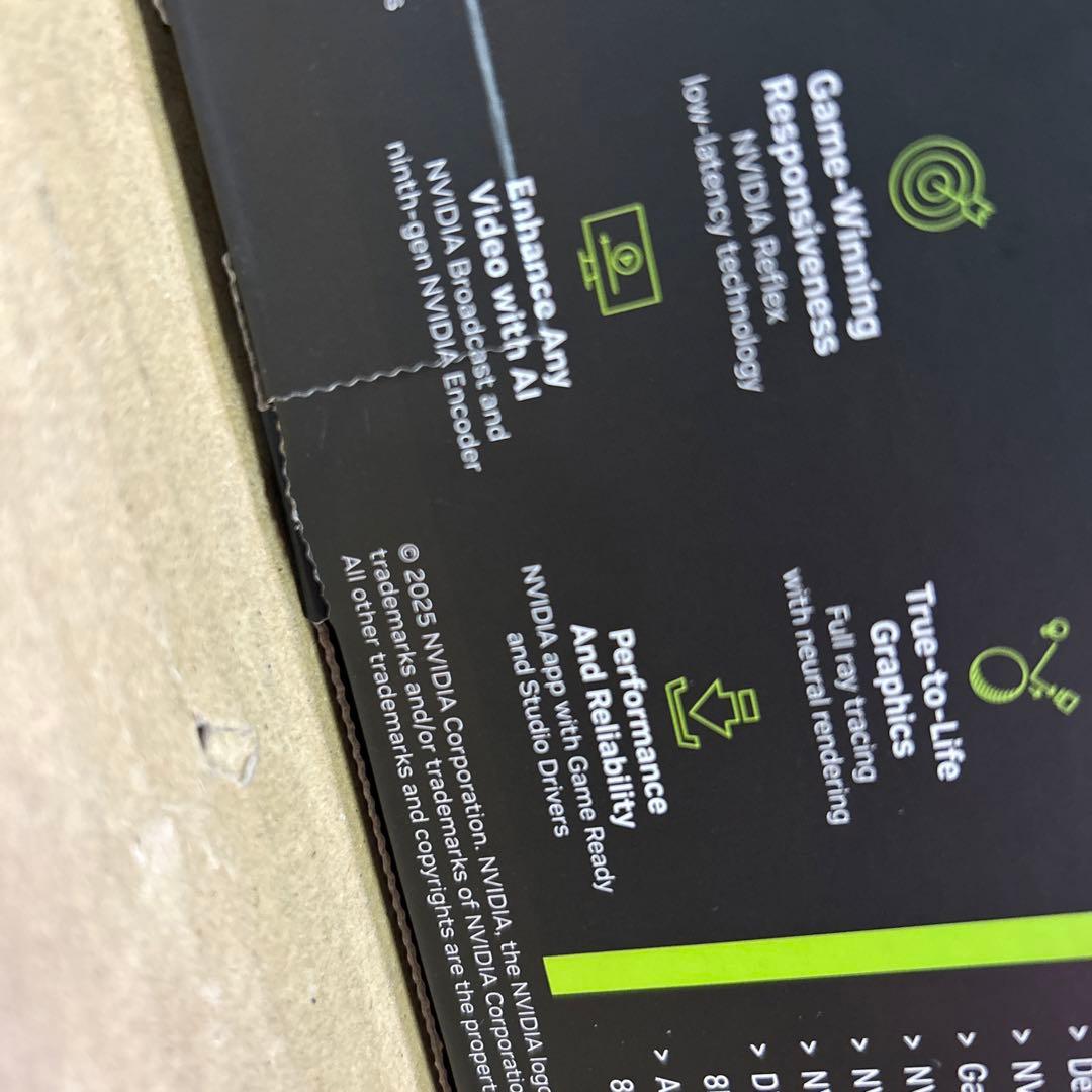 グラフィックボード・グラボ・ビデオカード MSI GeForce RTX 5070 Ti 16G GAMING TRIO