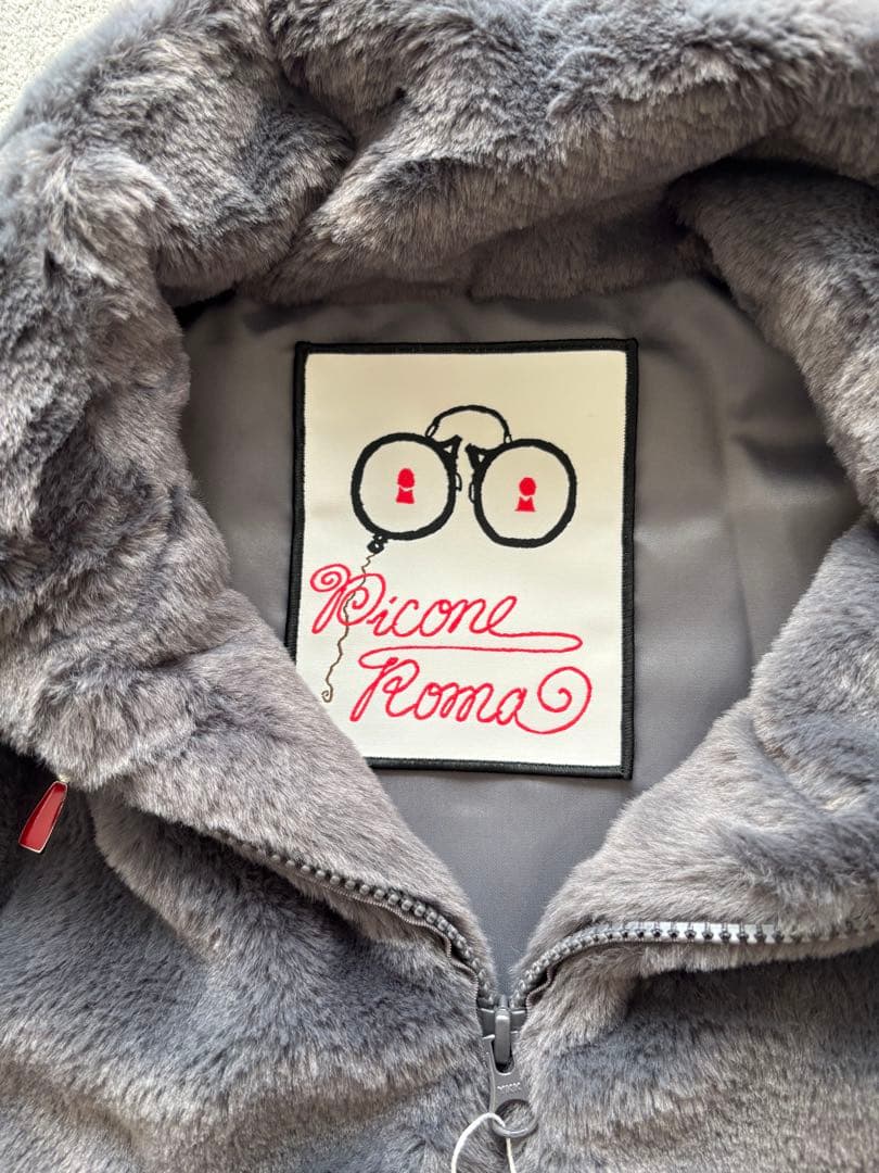 ピッコーネ　ベスト グレー　新品