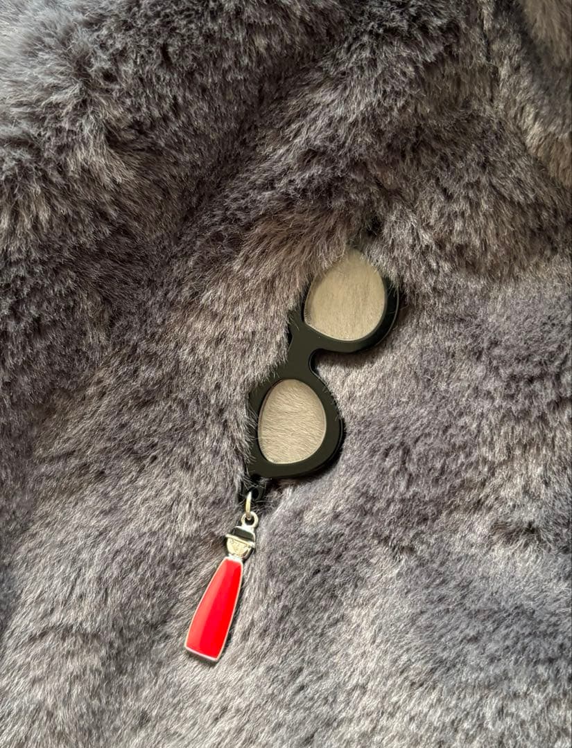 ピッコーネ　ベスト グレー　新品