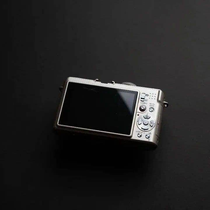 パナソニックコンパクトデジタルカメラ LUMIX DMC-LX3　元箱付き
