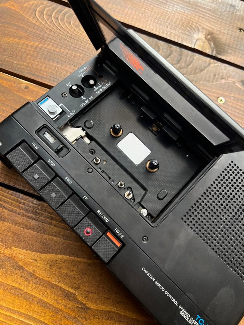 【美品】【電確認済み】SONY TC-D5M カセットプレイヤー。専用カバー付