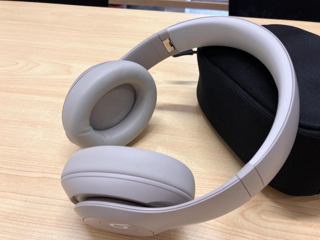 値下げ！！超美品！！Beats studio pro　サンドストーン