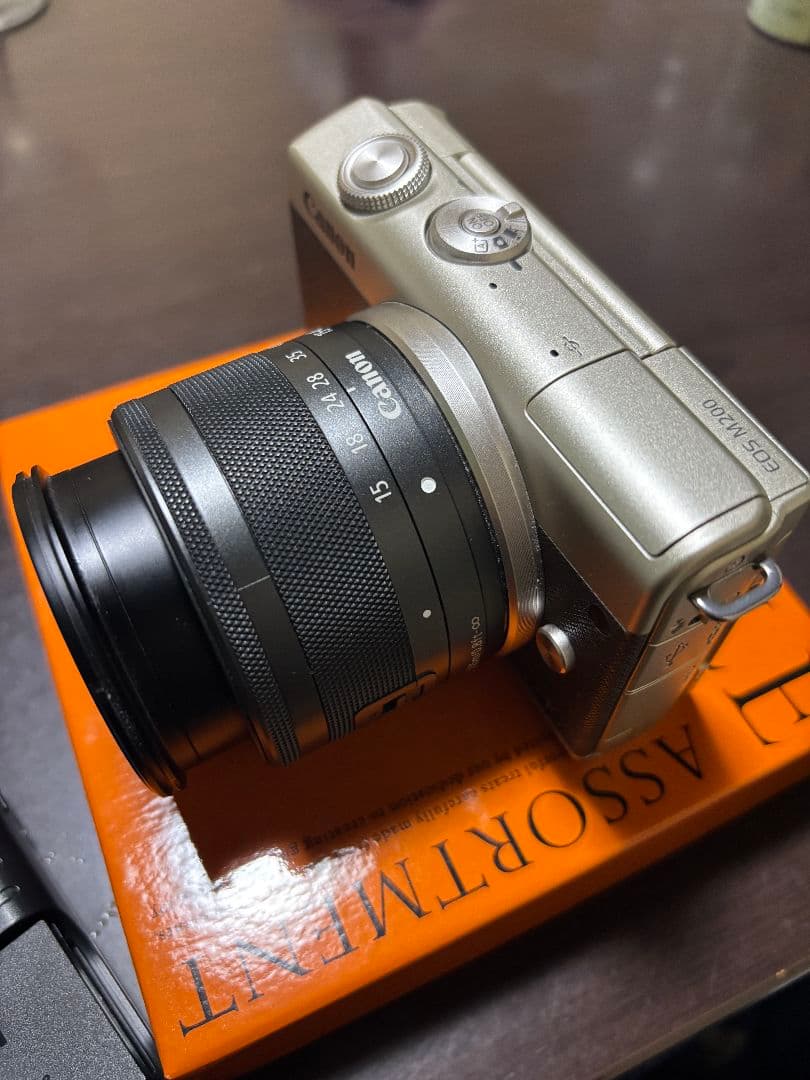 デジタルカメラ CANON EOS M200