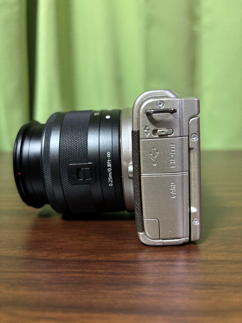 デジタルカメラ CANON EOS M200