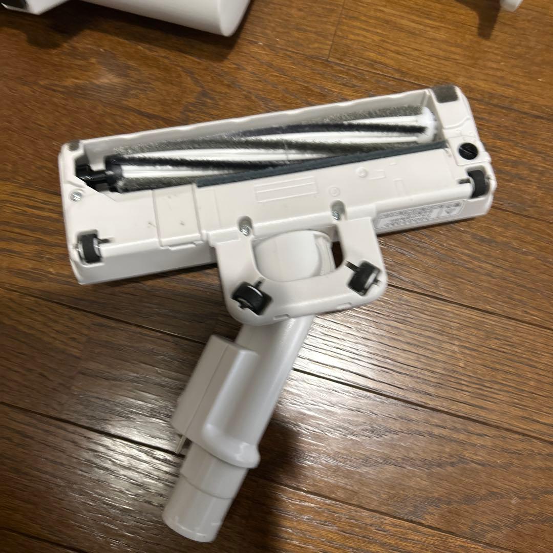 美品パナソニック コードレス掃除機 軽量 MC-SB33J-W