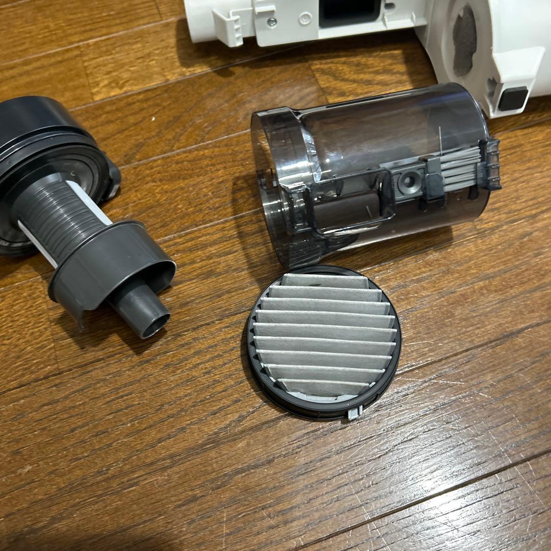 美品パナソニック コードレス掃除機 軽量 MC-SB33J-W