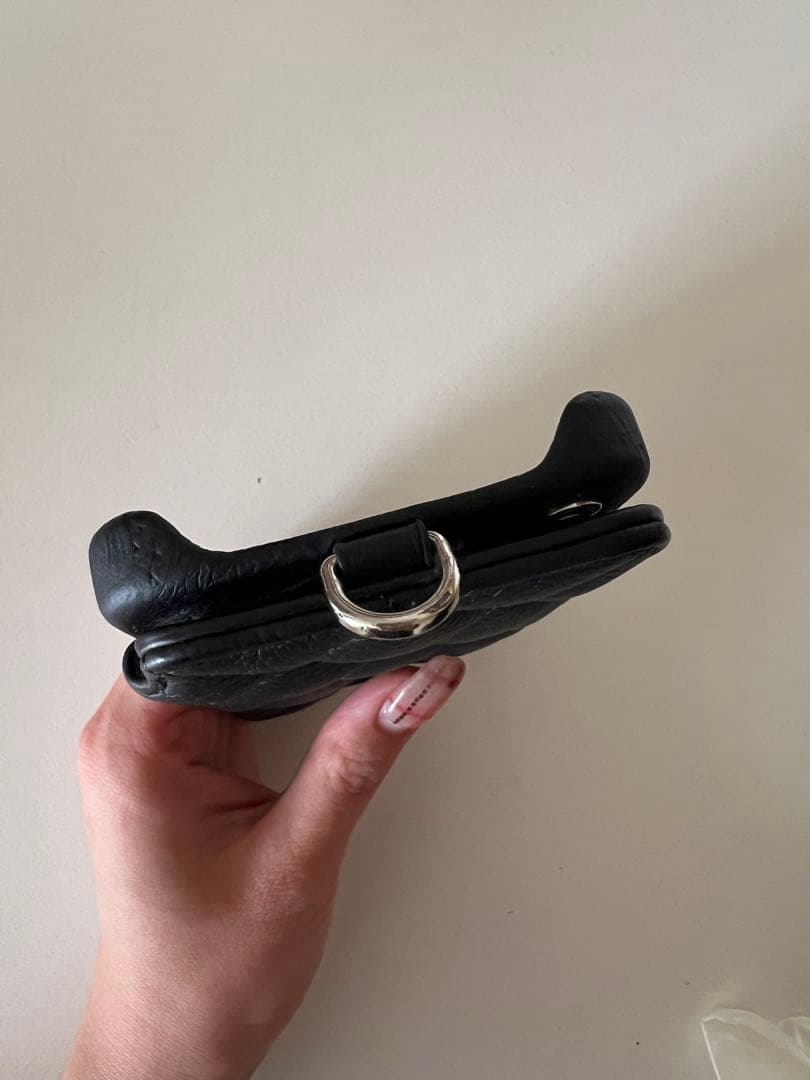 デミュー黒いキルティングデザイン iPhone15プロケースDEMIU★美品