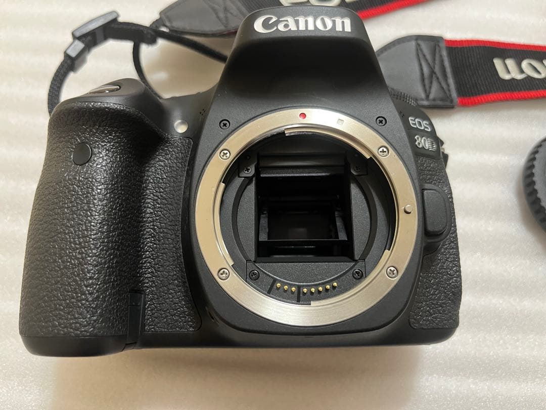 Canon EOS 80D デジタル一眼レフカメラ レンズキット