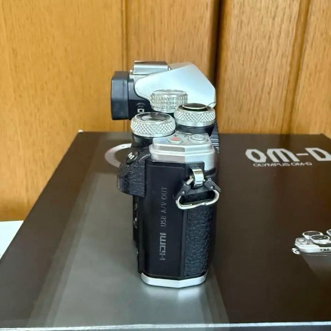 デジタルカメラ OLYMPUS OM-D E-M10 Mark II