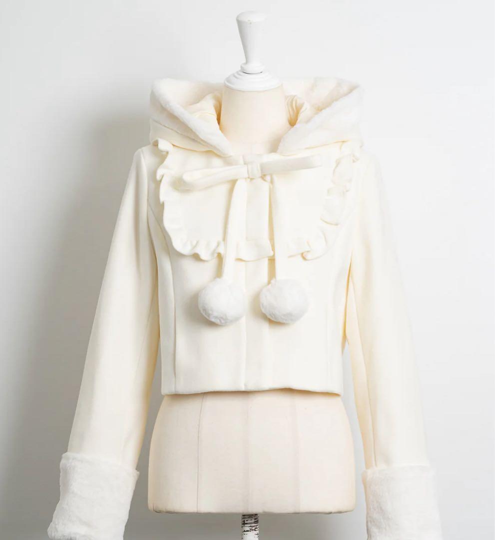 pium ファーリボンヨークフリルショートコート ホワイト