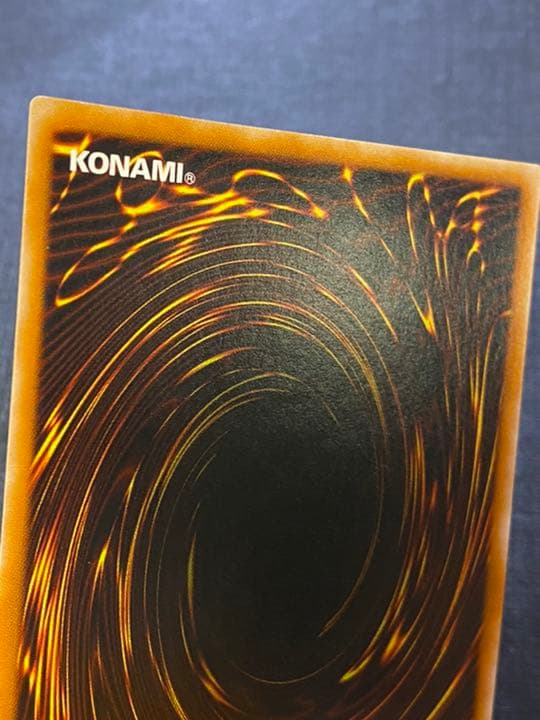 遊戯王 混沌の黒魔術師 レリーフ　美品