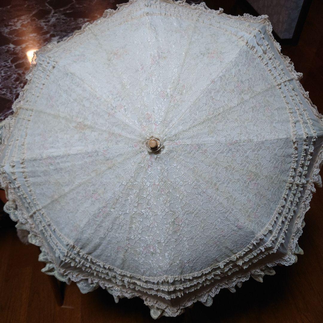 さえら　アキアカネの日傘