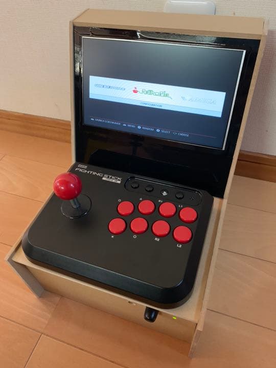 9インチ液晶搭載！アーケード筐体風エミュレーターマシン ラズベリーパイ3モデルB