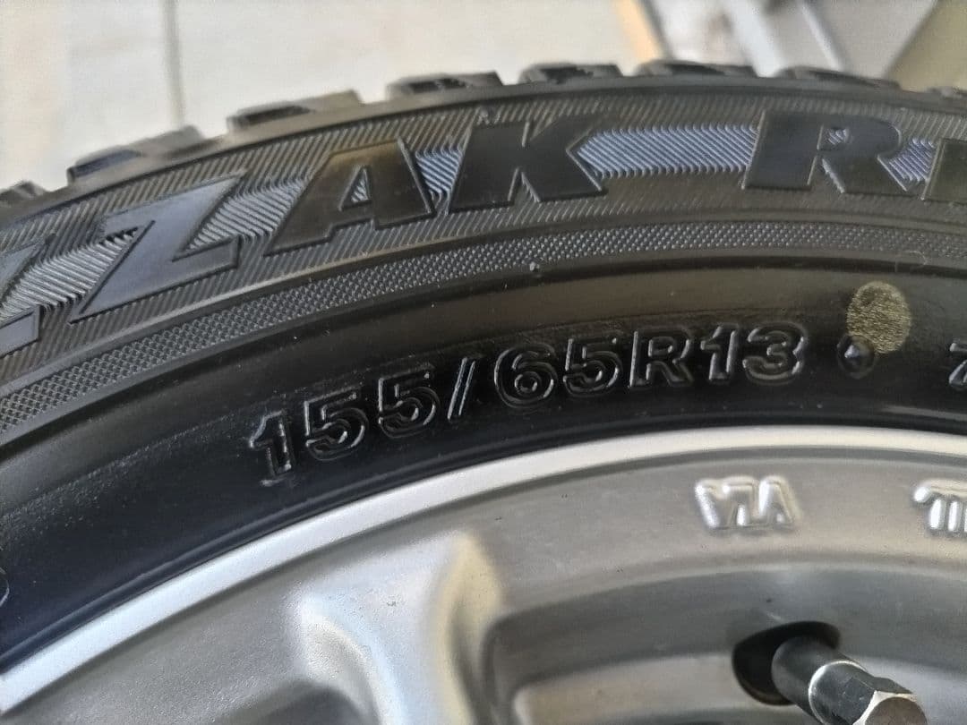 ブリジストンブリザックスタッドレスタイヤ 155/65R13 4本セット