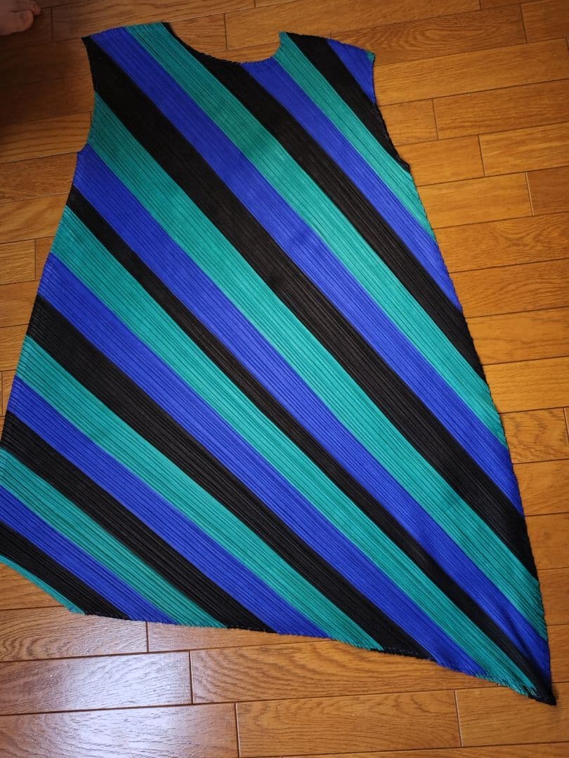 イッセイミヤケ　プリーツプリーズ ノースリーブストライプチュニック　週末限定価格