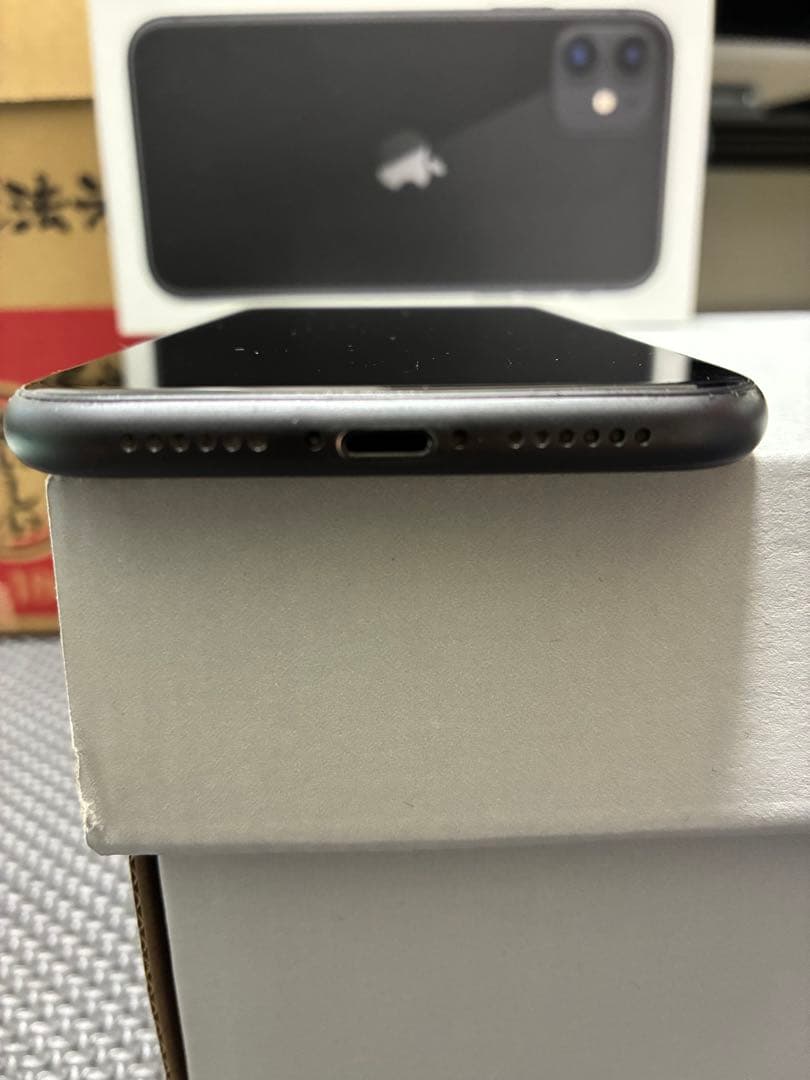 iPhone 11 ブラック 128GB SIMフリー（箱・純正ケーブル付き）