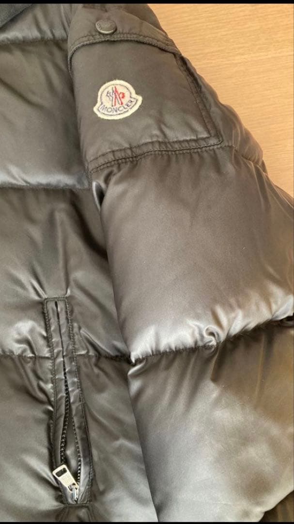 モンクレール フード付きダウンジャケット ブラック