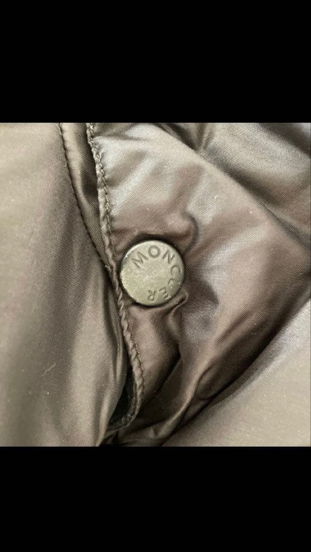 モンクレール フード付きダウンジャケット ブラック